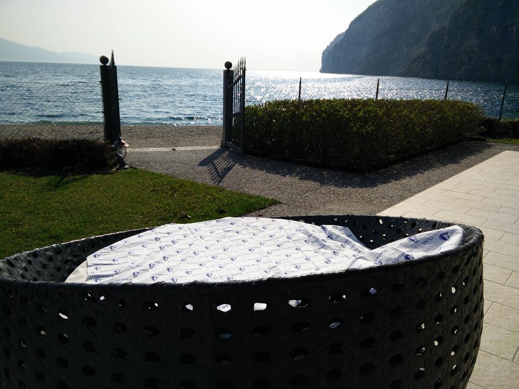 Torre Degli Ulivi Bed & Breakfast Tignale Exterior photo