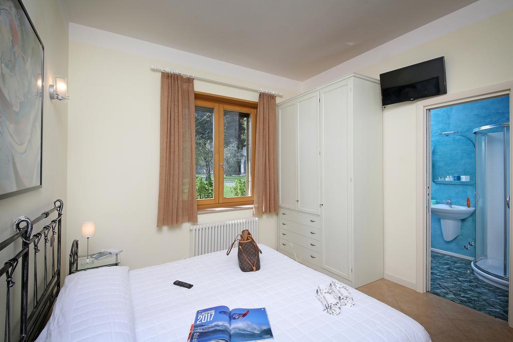 Torre Degli Ulivi Bed & Breakfast Tignale Exterior photo